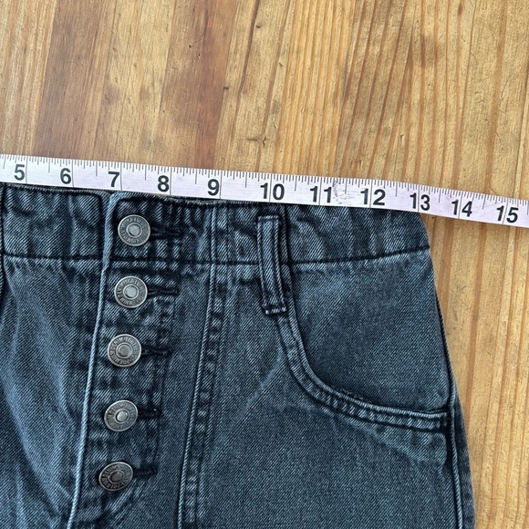 F21 Slouchy Fit black stonewash Button Fly womens jeans Size 25 - Picture 8 of 9